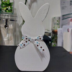 Cute Rabbit Easter Decor With Cute BOW